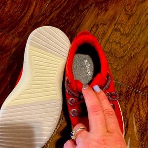 ALLBIRDS SIZE 7